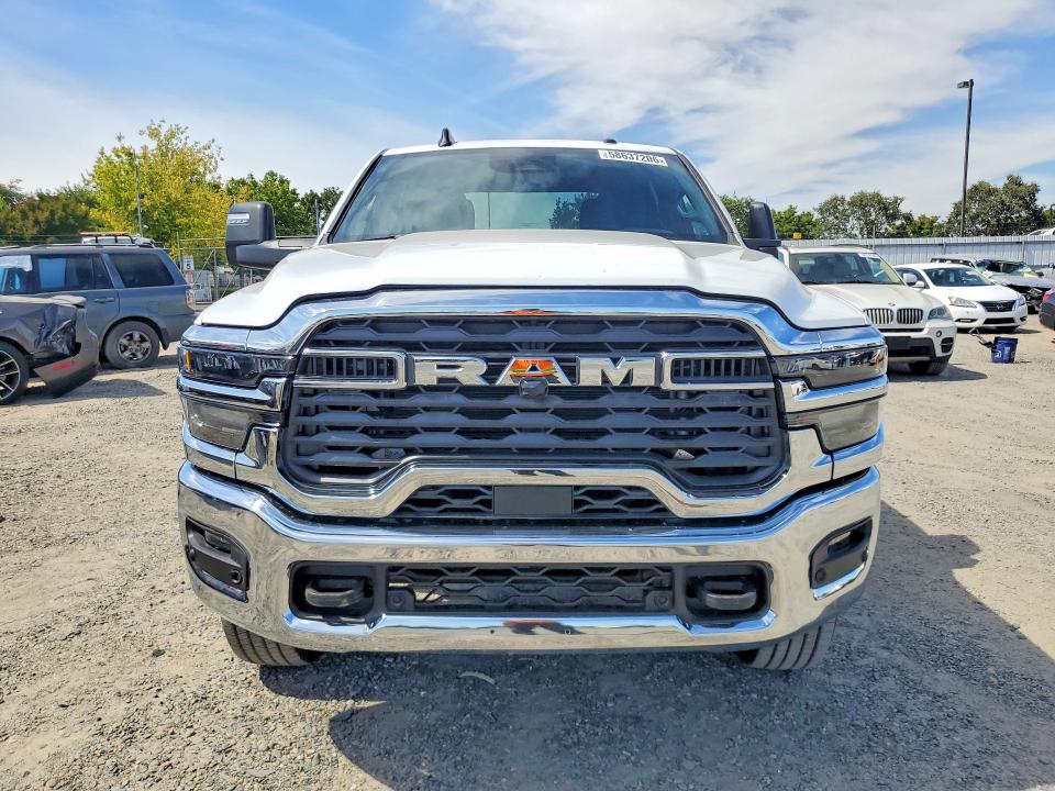 2026 Ram 2500 VIN 3C6UR5DJ4TG197107 COPART salvage auction — DAMAGE HISTORY, Ca - Dis/Dlr/Exp Only Clean Title (P), sold $11,300 on 2026-07-21 (photo 5)