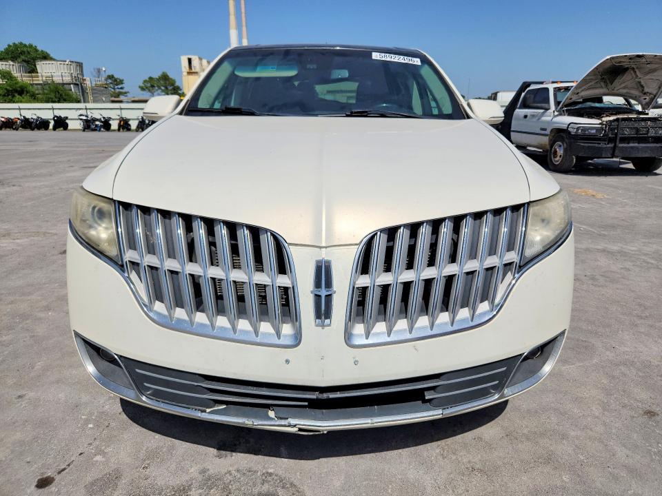 2012 Lincoln Mkt VIN 2LMHJ5AT4CBL51745 COPART salvage auction — FRONT END, WA - VEHICLE CERT OF OWNERSHIP-TITL, sold $500 on 2026-07-09 (photo 5)