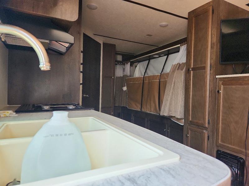 2018 Starcraft Launch VIN 1SABSHBM3J2UE5135 COPART salvage auction — HAIL, MO - SALVAGE CERTIFICATE OF TITLE, sold $3,250 on 2026-07-30 (photo 6)