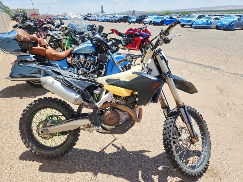 2017 Husqvarna VIN VBKUCR432HM301924 COPART salvage auction — MINOR DENT/SCRATCHES, Nm - Cert Of Title-Salvage, sold $550 on 2026-09-17 (photo 1)