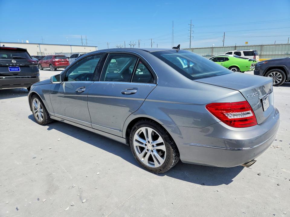 2012 Mercedes-benz C class VIN WDDGF8BB4CF857312 COPART salvage auction — NORMAL WEAR, TX - CERTIFICATE OF TITLE, sold $800 on 2026-07-17 (photo 2)