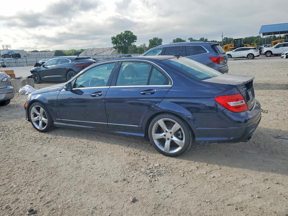 2014 Mercedes-benz VIN WDDGF4HB2EA967517 COPART salvage auction — MECHANICAL, MO - DEALER ONLY CLEAN TITLE (P), sold $500 on 2026-07-02 (photo 2)