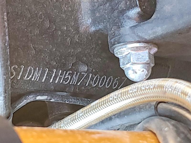 2021 Suzuki Gsx-r VIN JS1DM11H5M7100067 COPART salvage auction — SIDE, Az - Cert Of Title - Salvage, sold $6,100 on 2026-09-10 (photo 8)