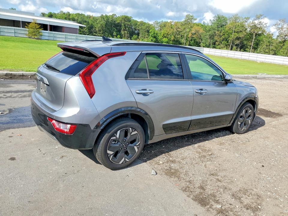 2023 Kia Niro VIN KNDCR3L18P5072425 COPART salvage auction — FRONT END, Fl - Certificate Of Title, sold $10,400 on 2026-07-06 (photo 3)