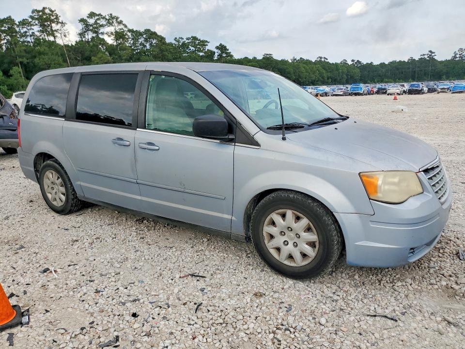 2009 Chrysler Voyager VIN 2A8HR44E29R656198 COPART salvage auction — REAR END, Tx - Salvage Vehicle Title, sold $625 on 2026-07-10 (photo 4)