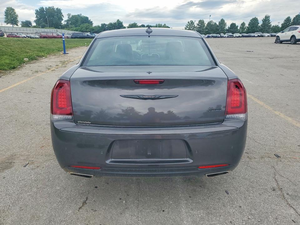 2022 Chrysler 300 VIN 2C3CCADG7NH245421 COPART salvage auction — NORMAL WEAR, MO - CERTIFICATE OF TITLE, sold $19,000 on 2026-07-09 (photo 6)
