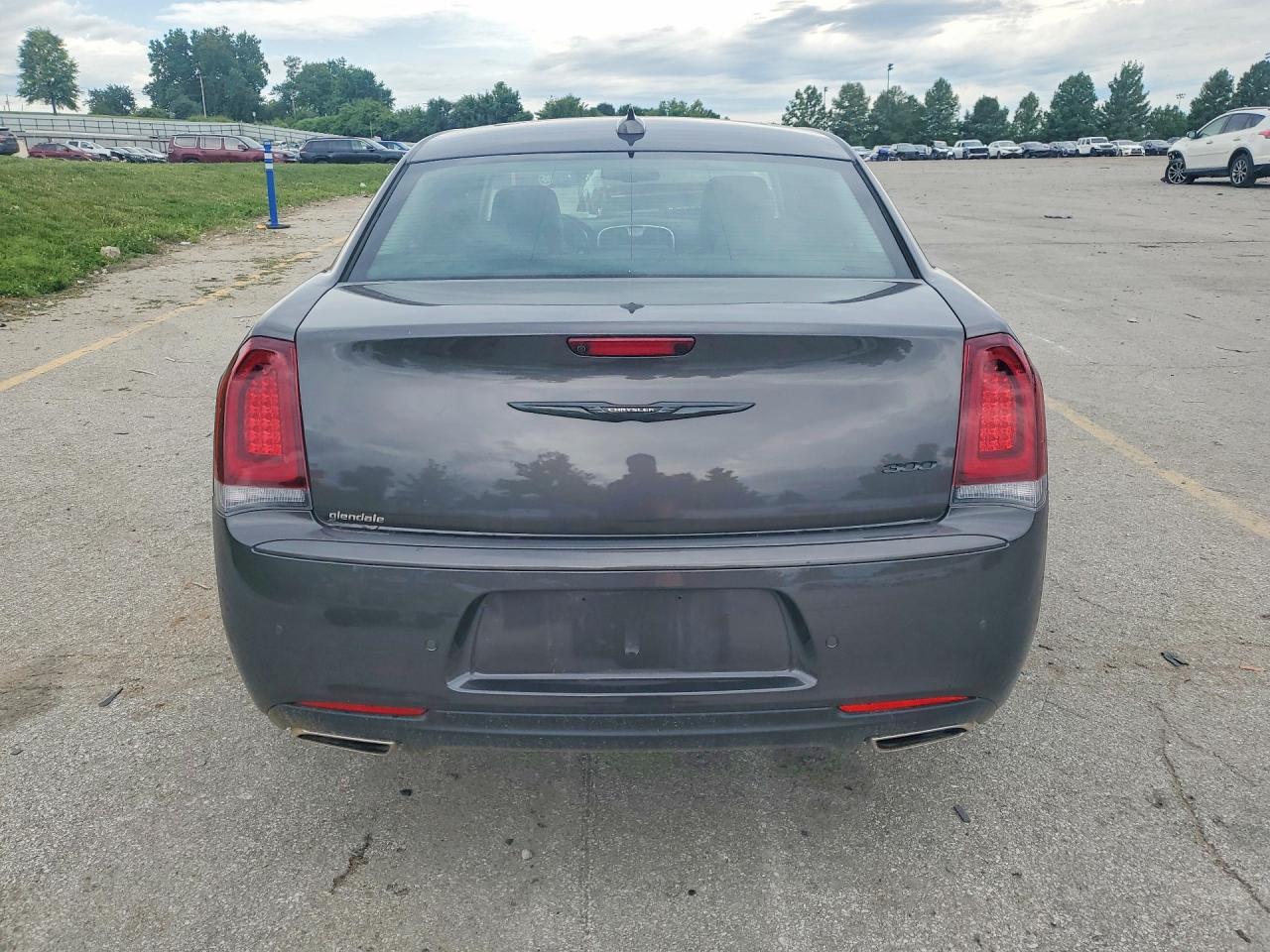 2022 Chrysler 300 VIN 2C3CCADG7NH245421 COPART salvage auction — Normal Wear, MO - CERTIFICATE OF TITLE, sold $19,000 on 2026-07-09 (photo 6)