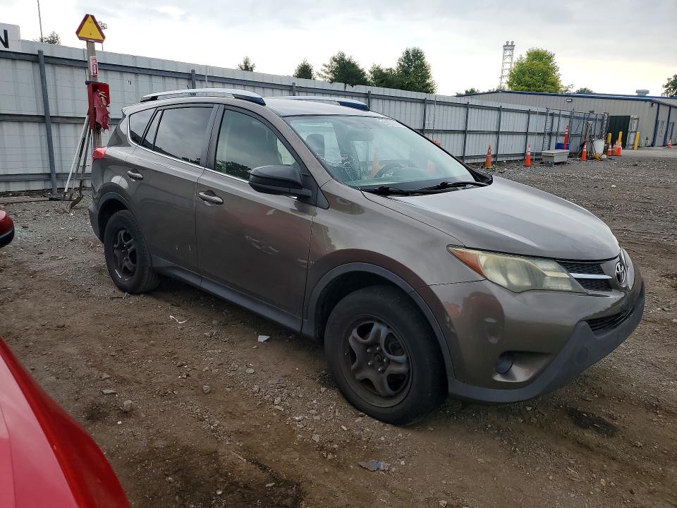 2015 Toyota Rav 4 VIN JTMBFREV9FD151923 COPART salvage auction — SIDE, Md - Cert Of Salvage > 75% Damage, sold $3,700 on 2026-07-13 (photo 4)