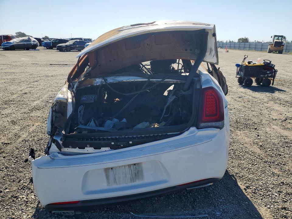 2019 Chrysler 300 VIN 2C3CCABG8KH555463 COPART salvage auction — BURN, CA - NON-REPAIRABLE VEHICLE CERT, sold $10 on 2026-07-09 (photo 6)