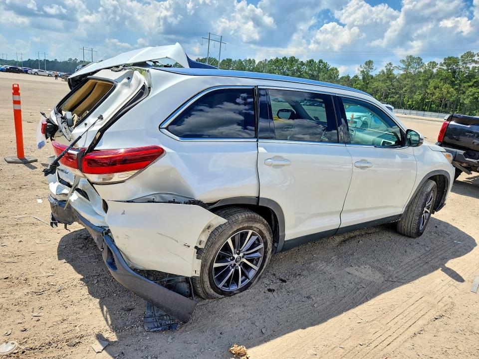 2019 Toyota Highlander VIN 5TDKZRFH7KS568164 COPART salvage auction — REAR END, La - Cert Of Title-Salvage, sold $7,200 on 2026-07-24 (photo 3)