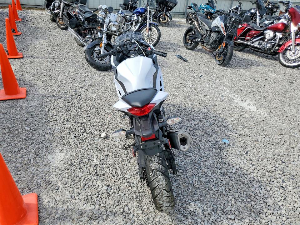 2013 Kawasaki Ex VIN JKAEX8A1XDDA01367 COPART salvage auction — MINOR DENT/SCRATCHES, Oh - Certificate Of Title, sold $2,000 on 2026-07-10 (photo 4)