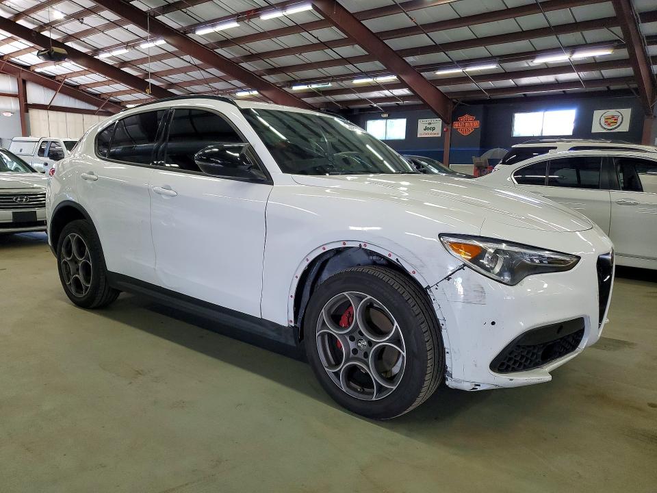 2022 Alfa romeo VIN ZASPAJAN1N7D47094 COPART salvage auction — FRONT END, Fl - Certificate Of Title (P), sold $9,000 on 2026-07-07 (photo 4)