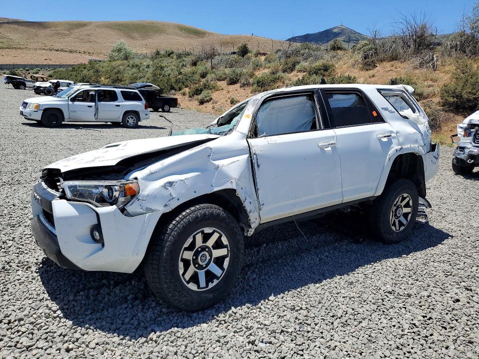 2021 Toyota 4runner VIN JTERU5JR9M5926410 COPART salvage auction — ROLLOVER, Ca - Salvage Certificate, sold $3,850 on 2026-07-30 (photo 1)