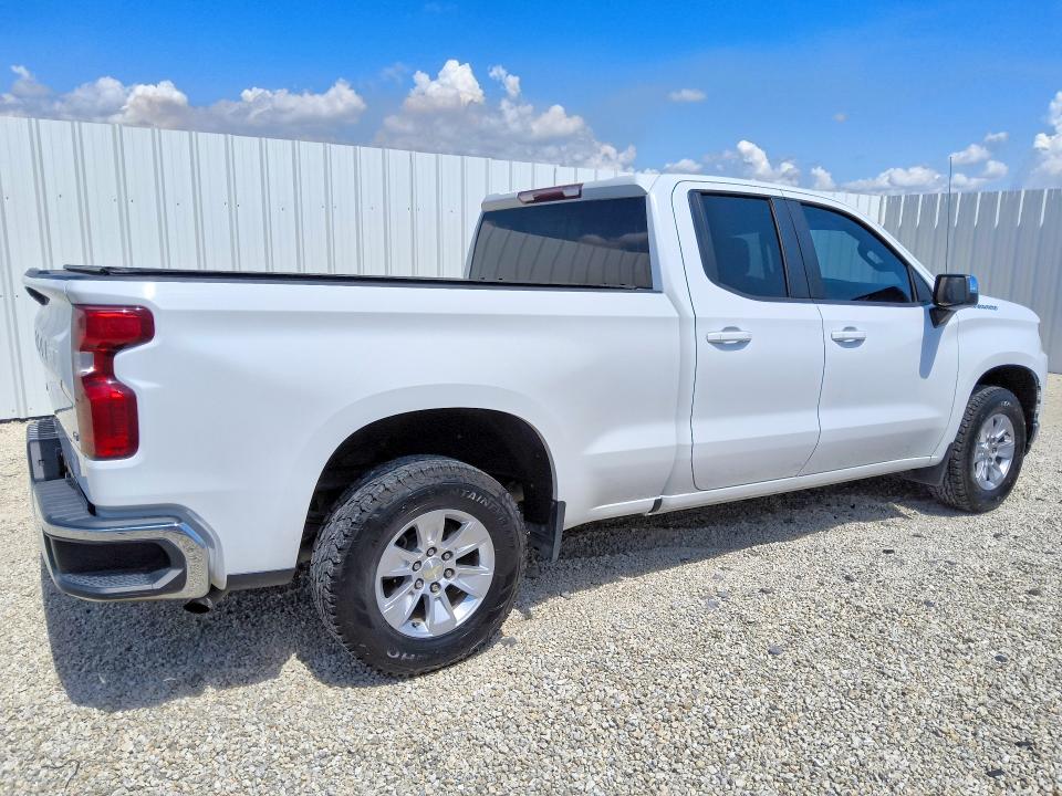 2020 Chevrolet Silverado 1500 VIN 1GCRWCED9LZ197690 COPART salvage auction — NORMAL WEAR, FL - CERTIFICATE OF TITLE, sold $8,600 on 2026-07-09 (photo 3)