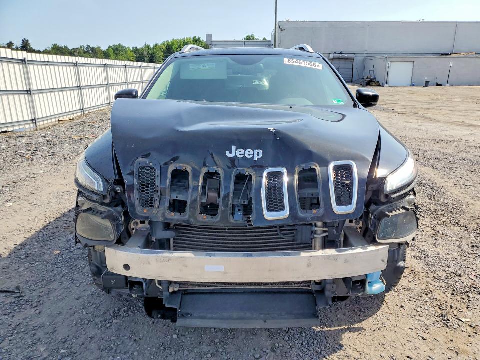 2017 Jeep Cherokee VIN 1C4PJMCS8HW569039 COPART salvage auction — FRONT END, Va - Cert Of Title - Salvage, sold $425 on 2026-07-29 (photo 5)