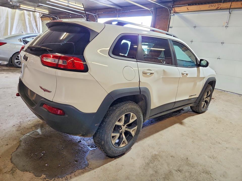 2016 Jeep Cherokee VIN 1C4PJMBS1GW320520 COPART salvage auction — FRONT END, PA - CERTIFICATE OF SALVAGE, sold $1,050 on 2026-07-02 (photo 3)