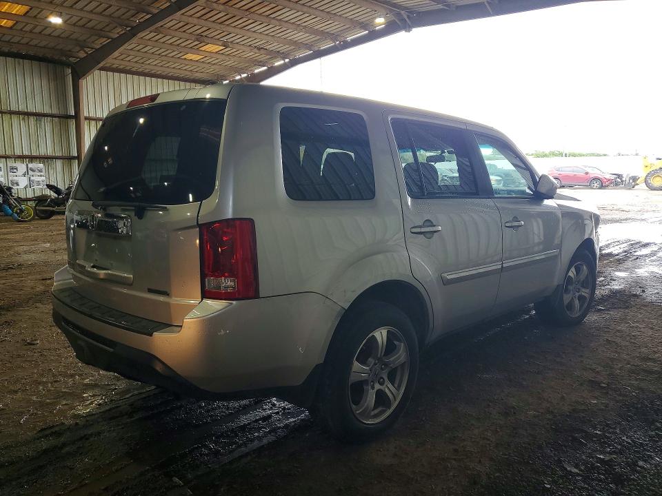 2012 Honda VIN 5FNYF3H45CB025041 COPART salvage auction — FRONT END, Tx - Salvage Vehicle Title, sold $600 on 2026-07-02 (photo 3)