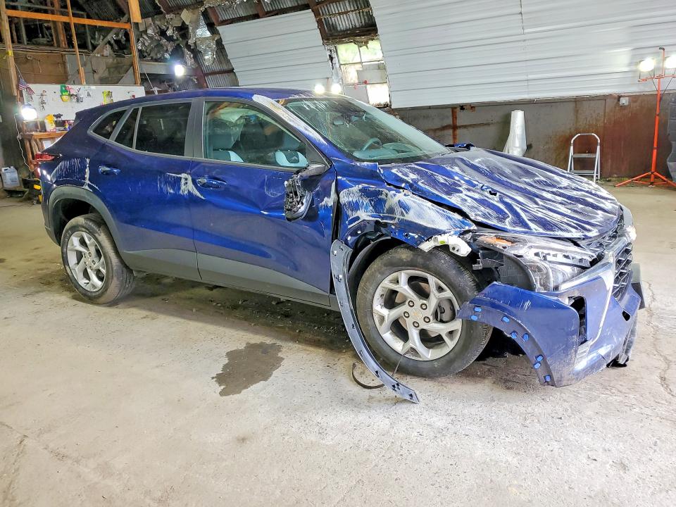 2024 Chevrolet Trax VIN KL77LFE22RC153894 COPART salvage auction — ROLLOVER, Ny - Mv-907A Salvage Certificate, sold $500 on 2026-07-13 (photo 4)