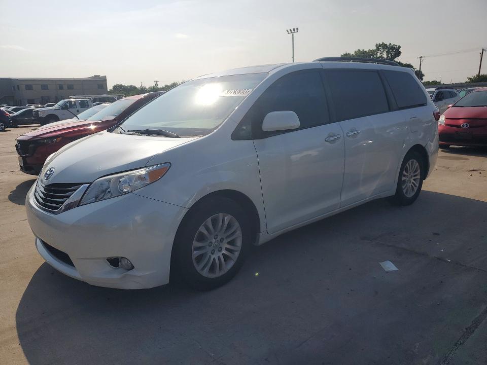 2016 Toyota Sienna VIN 5TDYK3DC7GS728487 — COPART salvage auction photo