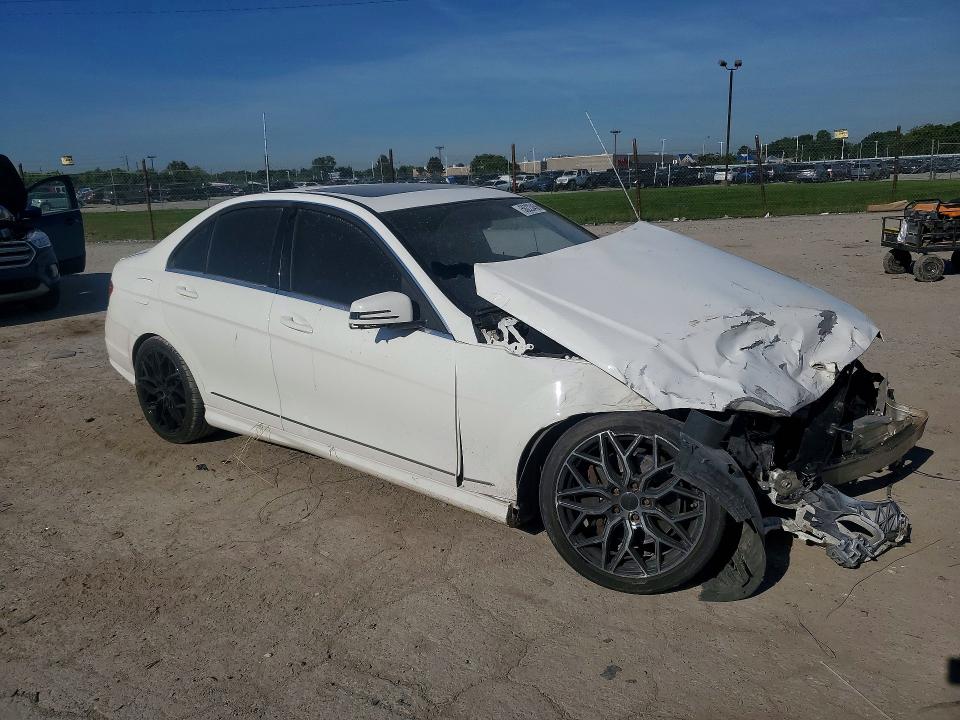 2013 Mercedes-benz C-klasse VIN WDDGF8AB2DR242212 COPART salvage auction — FRONT END, In - Cert Of Title-Salvage Title, sold $500 on 2026-07-28 (photo 4)