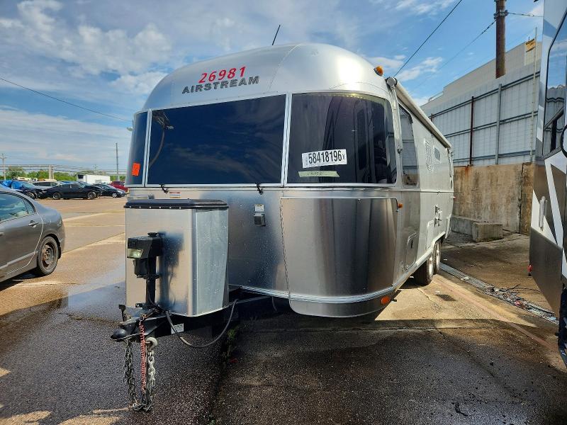 2019 Airstream Camper VIN 1STX9YJ25KJ546553 COPART salvage auction — HAIL, OH - CERT OF TITLE-SALVAGE, sold $24,400 on 2026-07-29 (photo 2)
