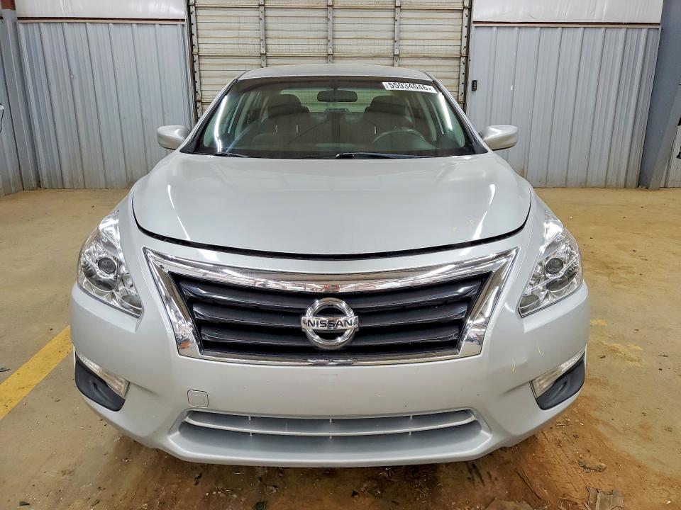 2015 Nissan Altima VIN 1N4AL3AP8FN334352 COPART salvage auction — REAR END, Nc - Salvage Certificate Of Title, sold $375 on 2026-07-29 (photo 5)
