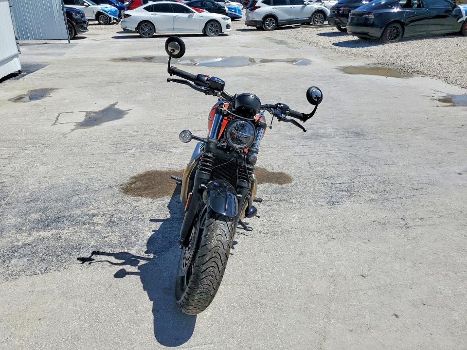 2025 Triumph motorcycle Bonneville VIN SMTD53HL8STCG4698 COPART salvage auction — MINOR DENT/SCRATCHES, FL - CERTIFICATE OF DESTRUCTION, sold $4,800 on 2026-07-30 (photo 2)