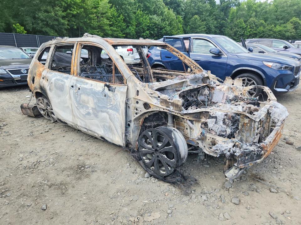 2023 Subaru Forester VIN JF2SKAJC8PH482411 COPART salvage auction — BURN, MD - CERT OF SALVAGE > 75% DAMAGE, sold $200 on 2026-07-17 (photo 4)