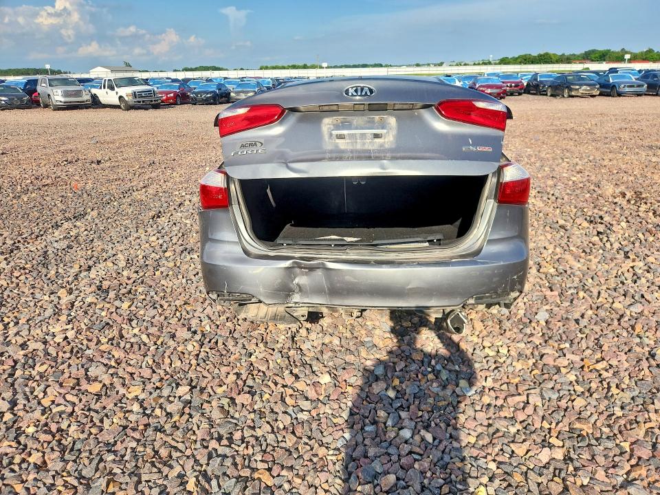 2015 Kia Forte VIN KNAFX4A82F5268400 COPART salvage auction — REAR END, Mo - Salvage Certificate Of Title, sold $625 on 2026-07-08 (photo 6)