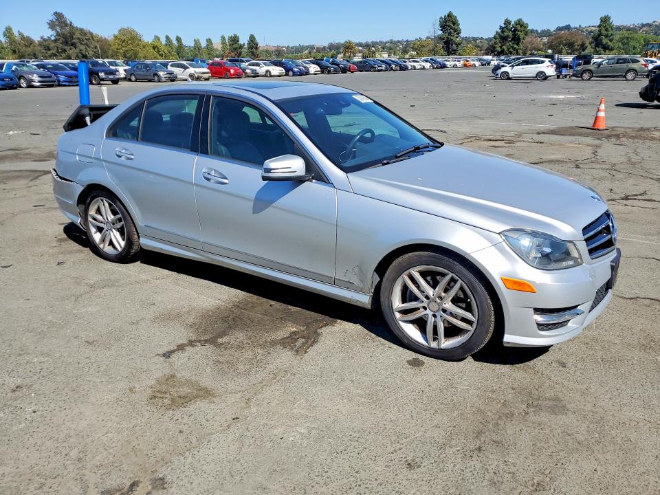 2014 Mercedes-benz C-klasse VIN WDDGF4HB0EA955169 COPART salvage auction — REAR END, CA - SALVAGE CERTIFICATE, sold $800 on 2026-07-31 (photo 4)