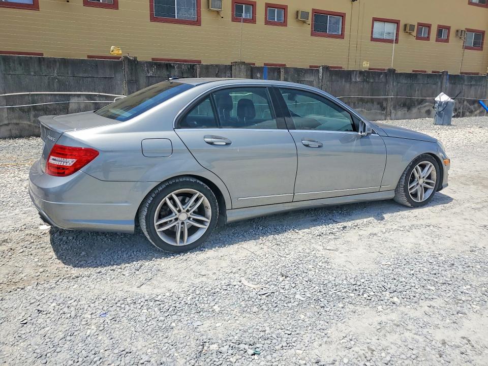 2013 Mercedes-benz VIN WDDGF8AB6DA812274 COPART salvage auction — MINOR DENT/SCRATCHES, Fl - Cert Of Title Slvg Rebuildable, sold $2,350 on 2026-07-17 (photo 3)