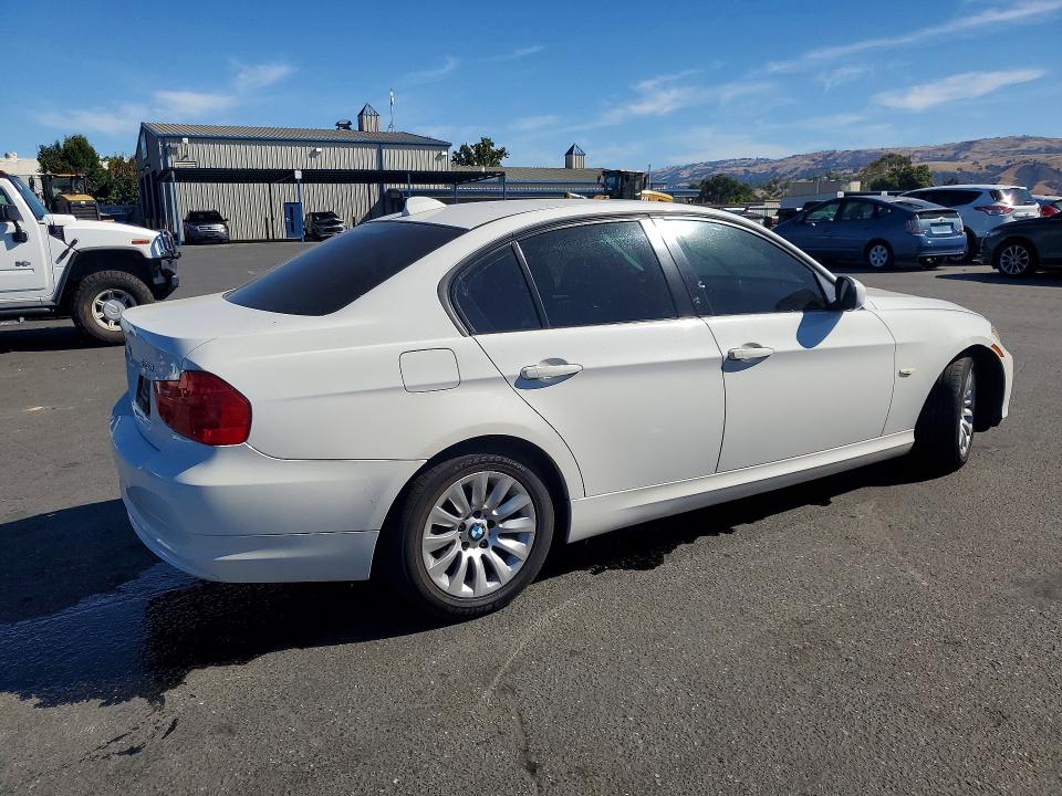 2009 BMW 3er VIN WBAPH53549A437256 COPART salvage auction — VANDALISM, Ca - Salvage Certificate, sold $350 on 2026-07-07 (photo 3)