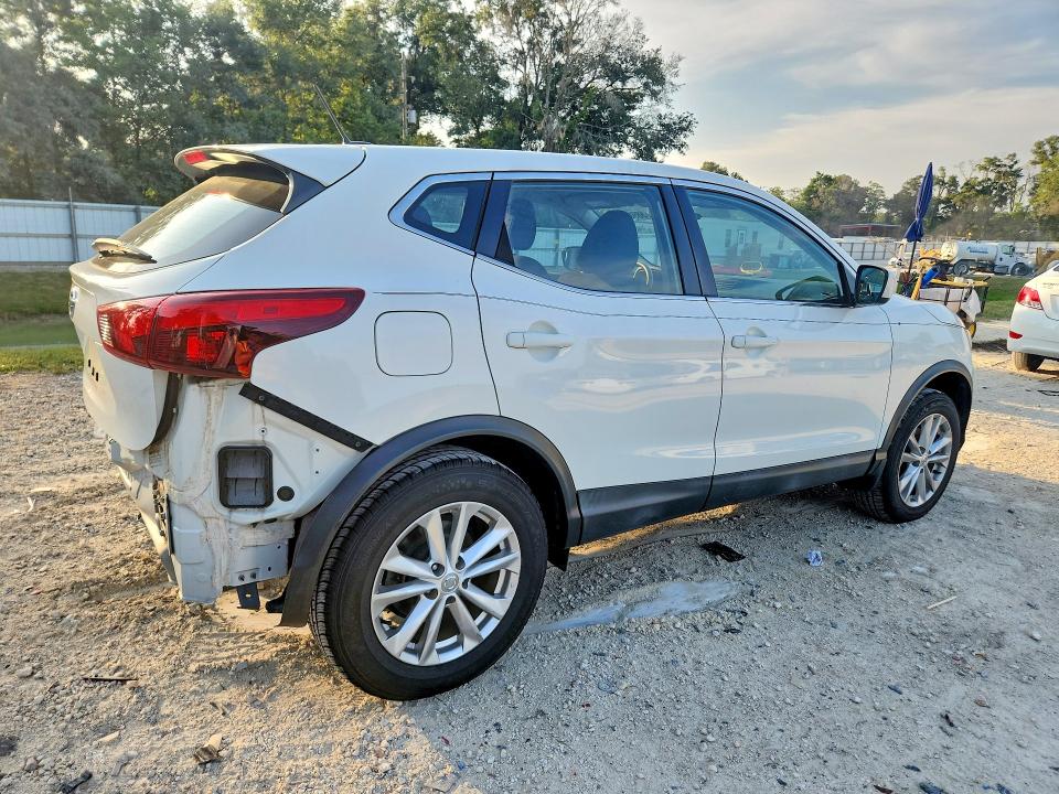 2017 Nissan Rogue VIN JN1BJ1CP8HW027480 COPART salvage auction — REAR END, Fl - Cert Of Title Slvg Rebuildable, sold $4,200 on 2026-07-14 (photo 3)