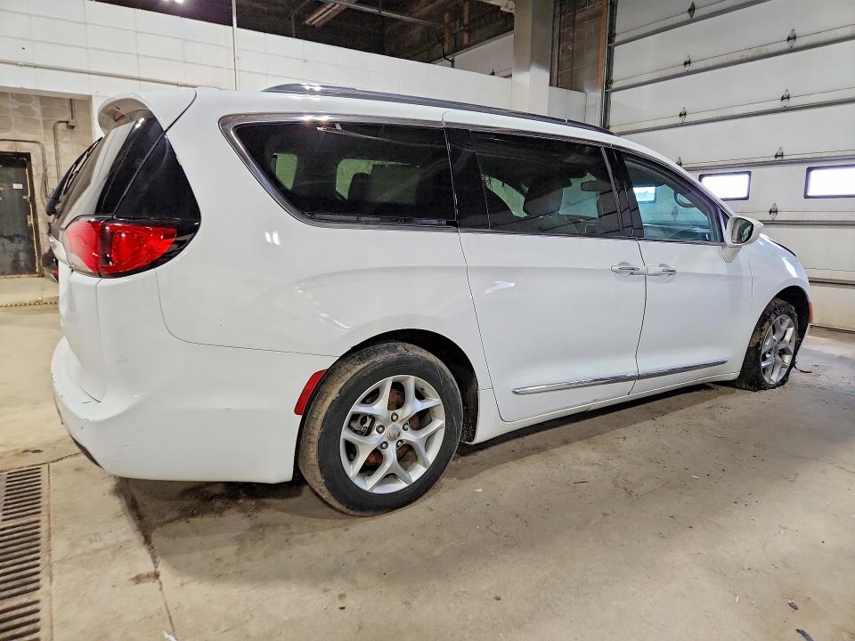 2017 Chrysler Pacifica VIN 2C4RC1EG8HR550929 COPART salvage auction — FRONT END, Mi - Certificate Of Title, sold $2,400 on 2026-07-09 (photo 3)