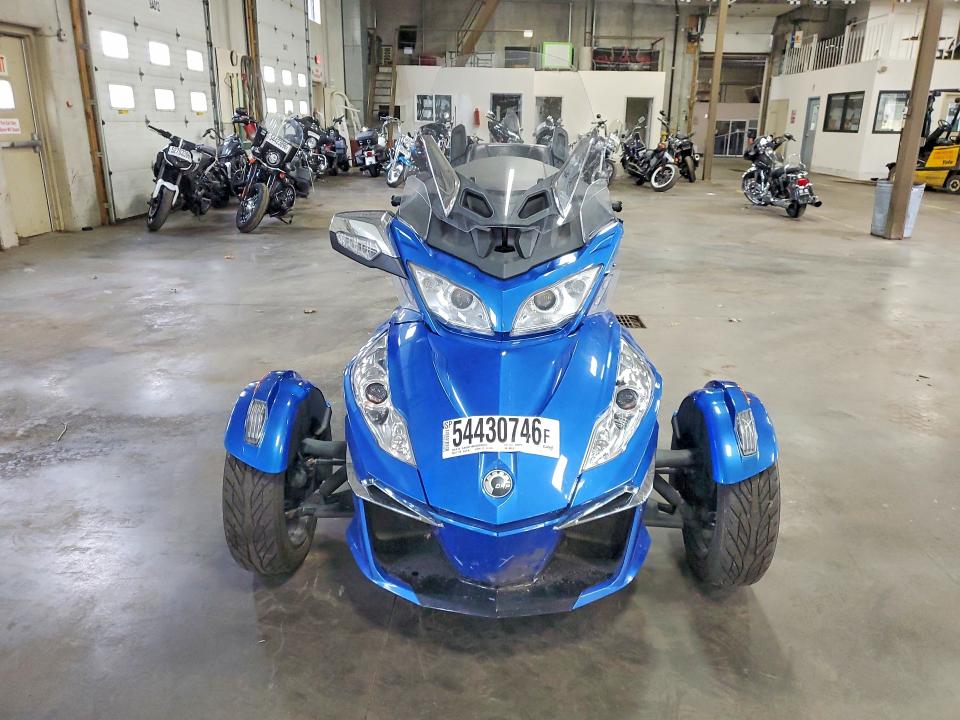 2019 Can-am/ brp Spyder VIN 2BXNBDD23KV002859 COPART salvage auction — FRONT END, MN - CERT OF TITLE-SALVAGE, sold $7,000 on 2026-08-20 (photo 2)