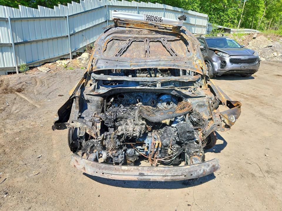 2013 Hyundai Santa fe VIN 5XYZUDLB2DG058949 COPART salvage auction — BURN, Vt - Cert Of Title-Salvage Vehicle, sold $175 on 2026-07-13 (photo 5)