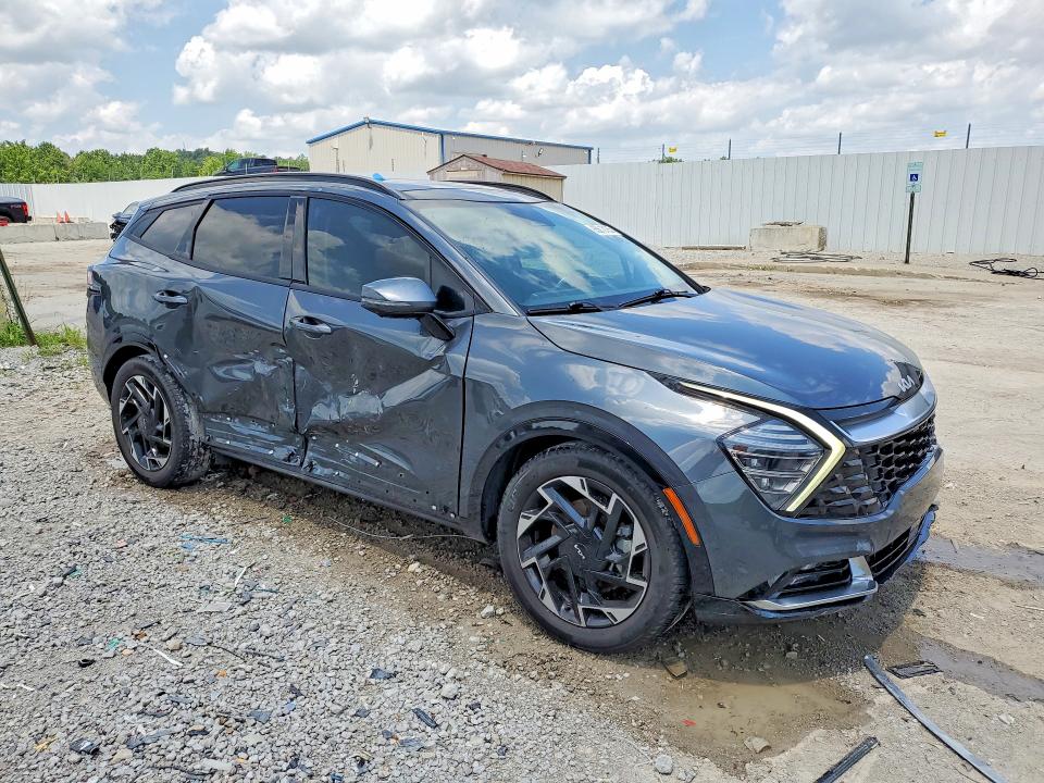 2023 Kia Sportage VIN 5XYK53AF2PG038915 COPART salvage auction — SIDE, Salvage Title, sold $11,700 on 2026-08-20 (photo 4)