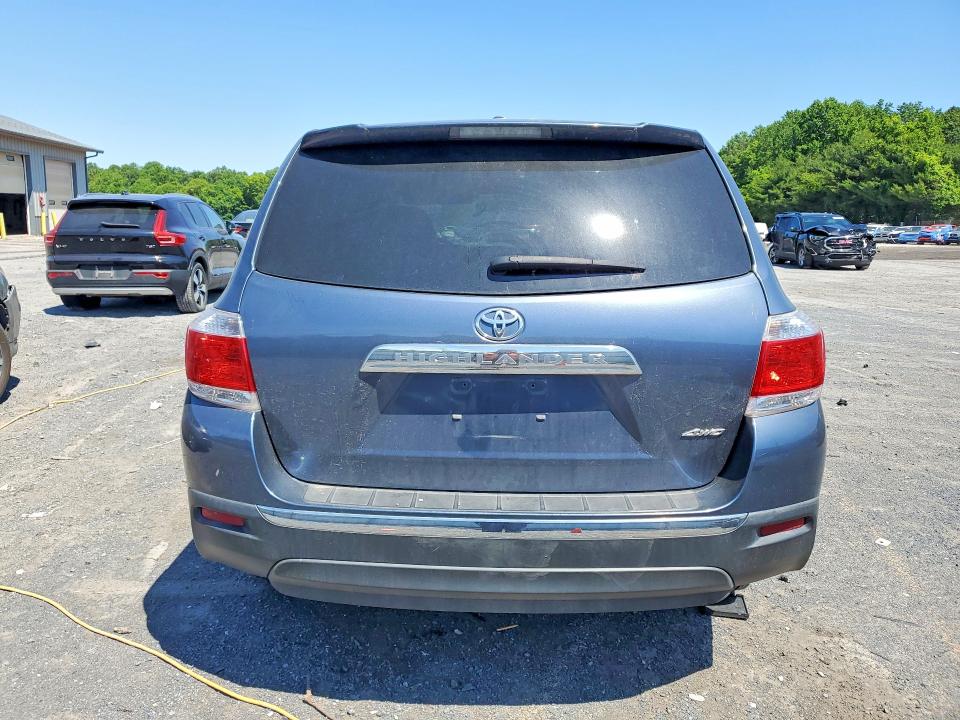 2011 Toyota Highlander VIN 5TDBK3EH5BS069253 COPART salvage auction — ALL OVER, PA - CERTIFICATE OF SALVAGE, sold $3,000 on 2026-07-16 (photo 6)