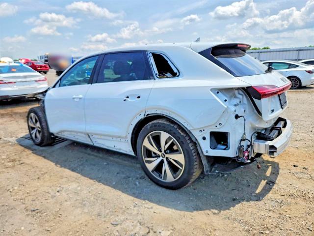 2024 Audi Q8 VIN WA14AAGE9RB054964 COPART salvage auction — FRONT END, Va - Cert Of Title - Salvage, sold $15,900 on 2026-07-29 (photo 2)