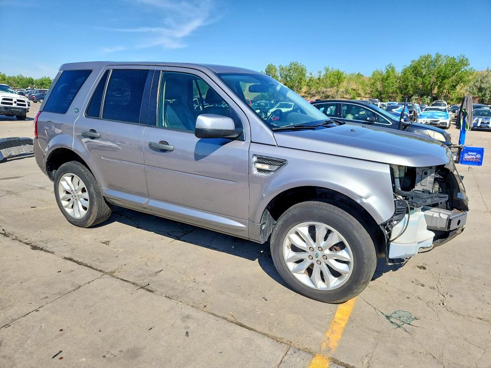 2011 Land rover Lr2 VIN SALFT2BN6BH265735 COPART salvage auction — FRONT END, Co - Public - Salvage Title, sold $850 on 2026-07-27 (photo 4)