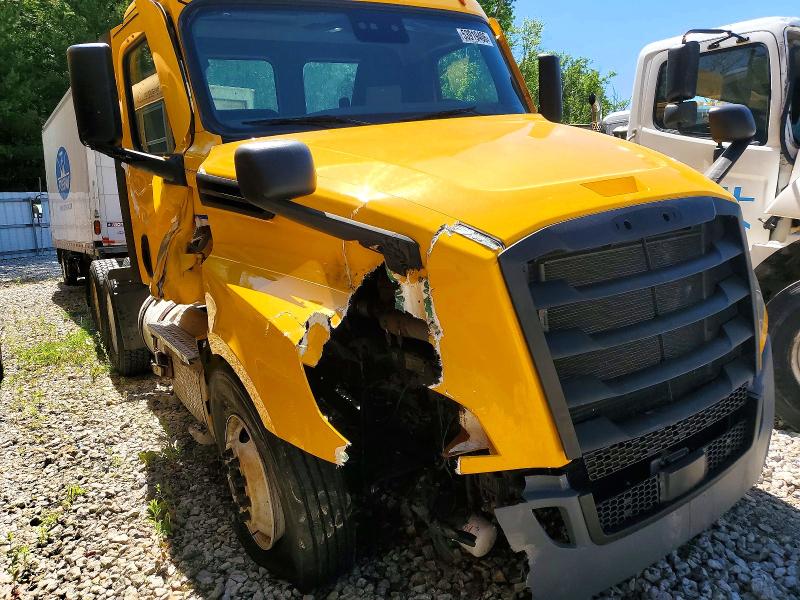 2022 Freightliner Cascadia 126 VIN 3AKJHLDV9NSMV8837 COPART salvage auction — FRONT END, MA - CERT OF TITLE-SALVAGE, sold $7,700 on 2026-07-08 (photo 9)