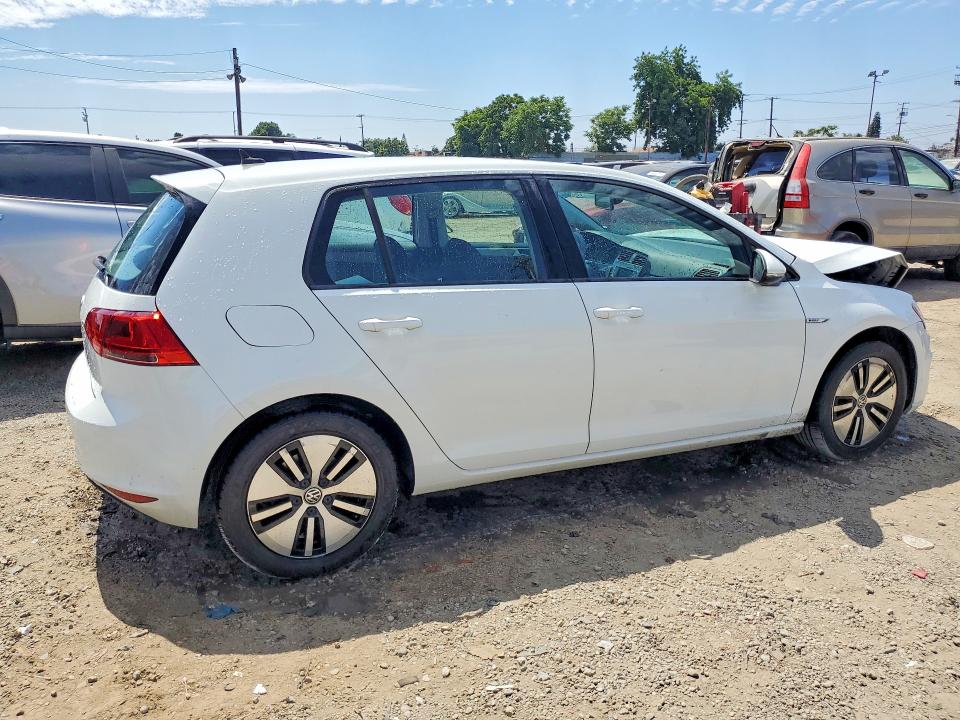 2016 Volkswagen Golf VIN WVWKP7AU2GW915390 COPART salvage auction — FRONT END, Ca - Dis/Dlr/Exp Only Clean Title, sold $900 on 2026-07-08 (photo 3)
