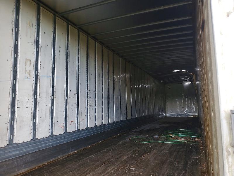 2023 Utility Vs2dx VIN 1UYVS2531P3943720 COPART salvage auction — ROLLOVER, MN - CERT OF TITLE-SALVAGE, sold $50 on 2026-07-09 (photo 5)