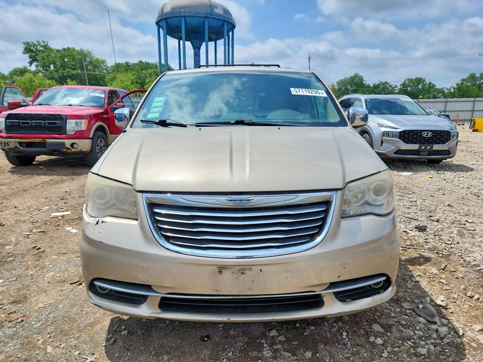 2013 Chrysler Voyager VIN 2C4RC1GG4DR641624 COPART salvage auction — SIDE, Il - Certificate Of Title, sold $625 on 2026-07-29 (photo 5)