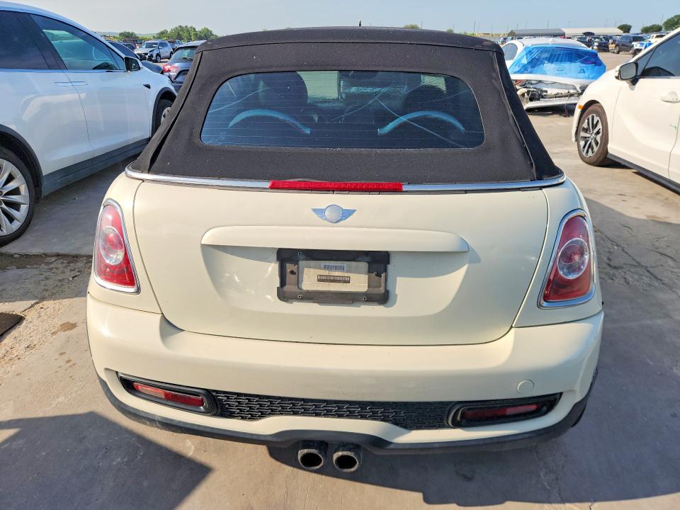 2014 Mini VIN WMWZP3C57ET298352 COPART salvage auction — REAR END, Tx - Salvage Vehicle Title, sold $850 on 2026-08-06 (photo 6)