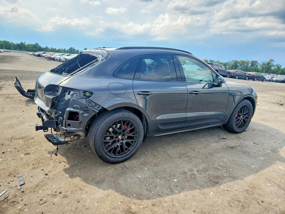 2017 Porsche Macan VIN WP1AG2A56HLB54257 COPART salvage auction — REAR END, VA - CERT OF TITLE - SALVAGE, sold $10,000 on 2026-07-22 (photo 3)