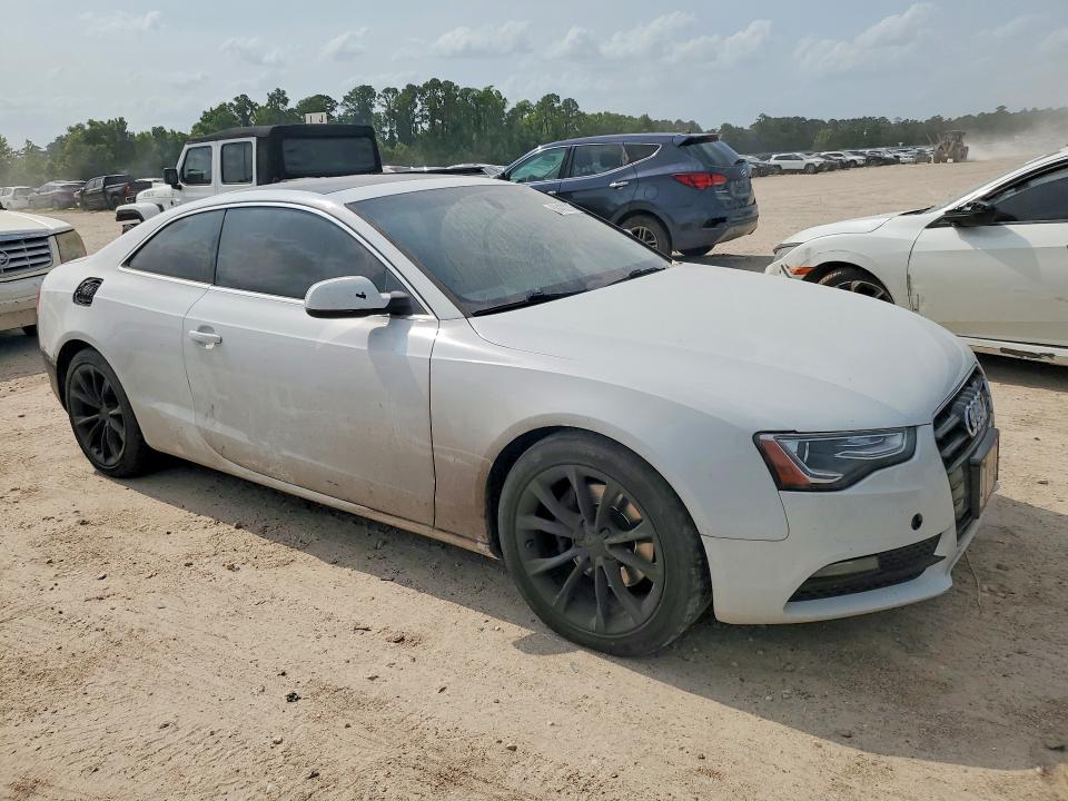 2014 Audi A5 VIN WAULFAFR4EA028485 COPART salvage auction — MINOR DENT/SCRATCHES, Tx - Cert Of Title-Rebuilt Salvage, sold $625 on 2026-07-10 (photo 4)