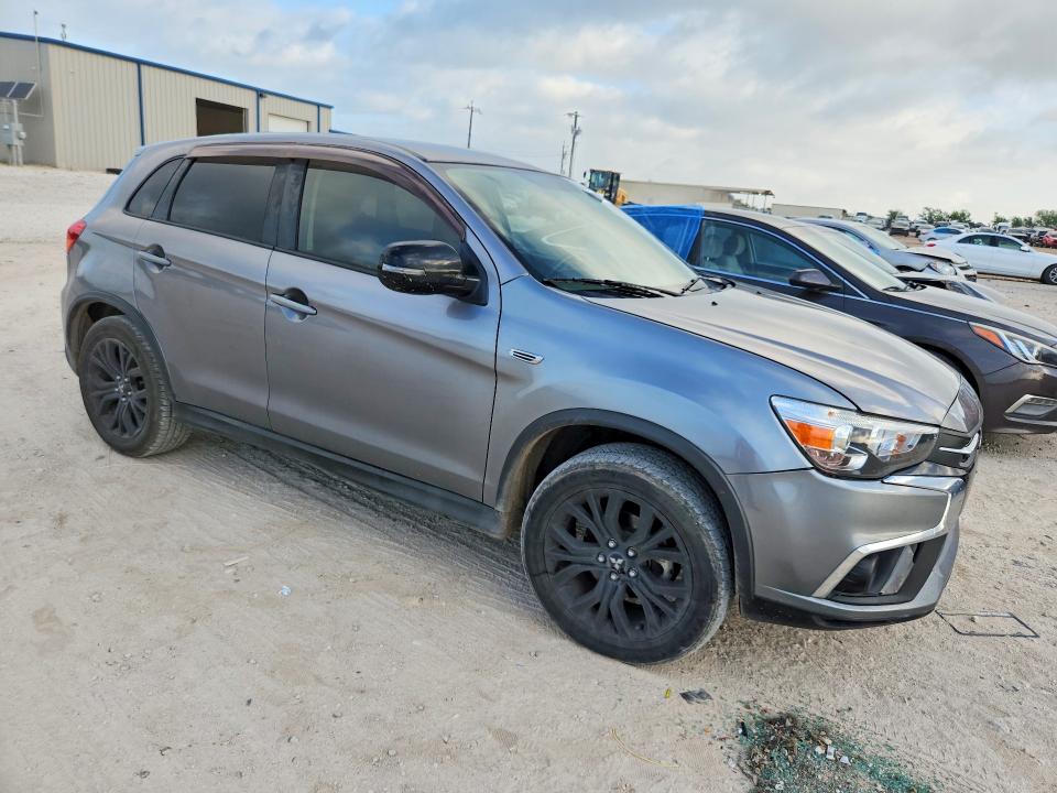 2018 Mitsubishi VIN JA4AP3AU2JU011587 COPART salvage auction — MINOR DENT/SCRATCHES, Tx - Certificate Of Title, sold $1,250 on 2026-07-08 (photo 4)