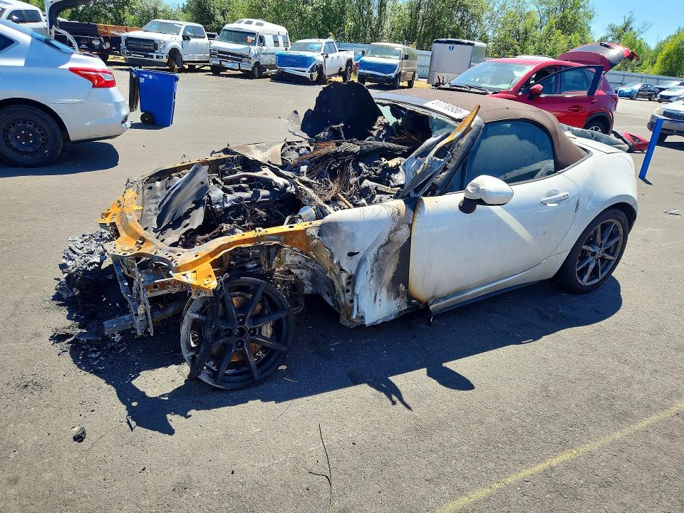 2019 Mazda Mx-5 miata VIN JM1NDAD78K0303683 COPART salvage auction — ENGINE BURN, Or - Salvage Title Certificate, sold $225 on 2026-07-06 (photo 1)