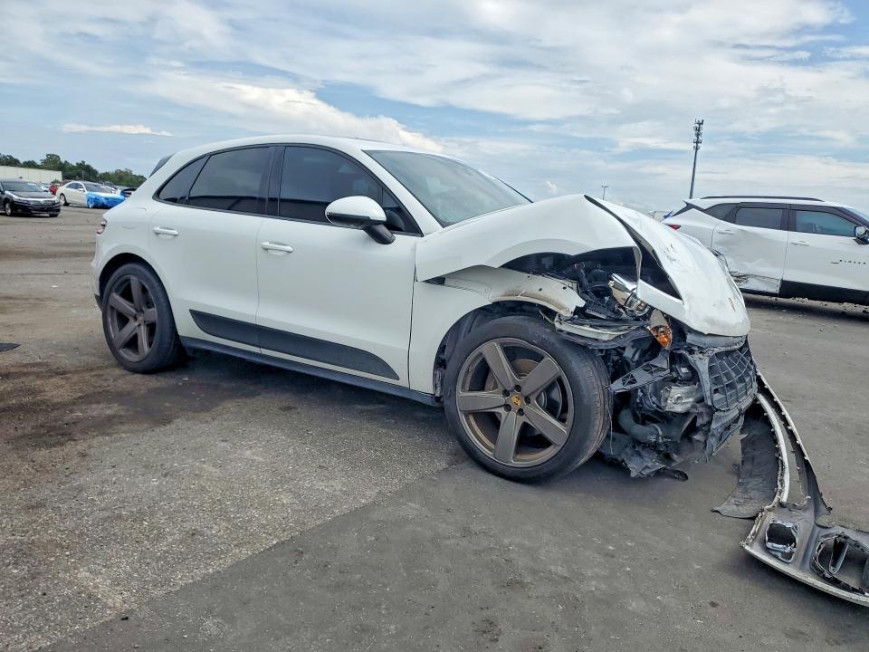 2018 Porsche Macan VIN WP1AA2A5XJLB14500 COPART salvage auction — FRONT END, Fl - Cert Of Title Slvg Rebuildable, sold $3,900 on 2026-07-20 (photo 4)